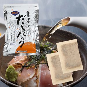 まるものだしパックでお茶漬けを作っている